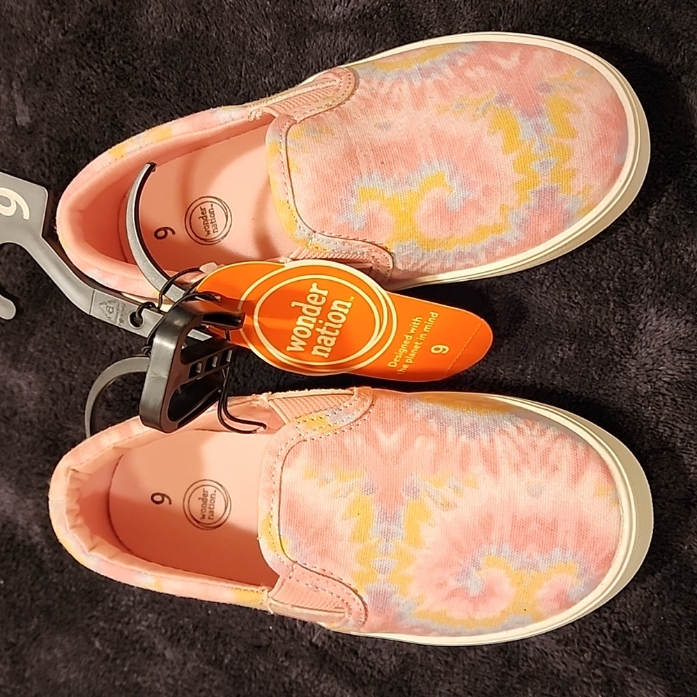 Girls sz 9 tiedyed slip-ons